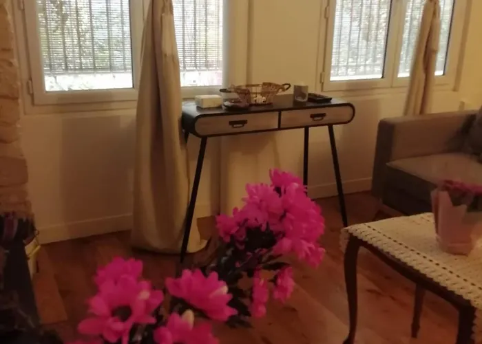 Amy *