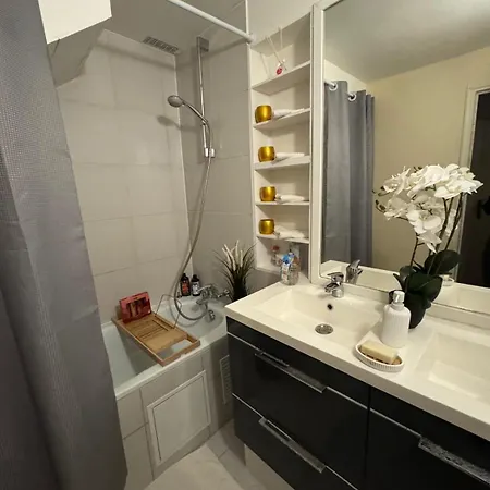 Amy Apartment *